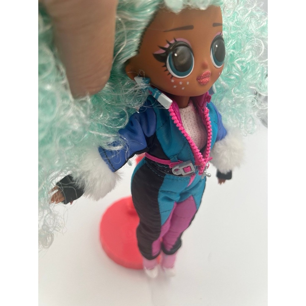 LOL OMG Surprise Winter Chill Icy Gurl - Picture 2 of 9